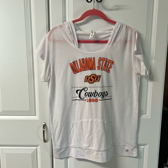 5 Oklahoma State University T-shirts. 3/L &  2 XL. I think 3 are XL 2 L. - Picture 13 of 16